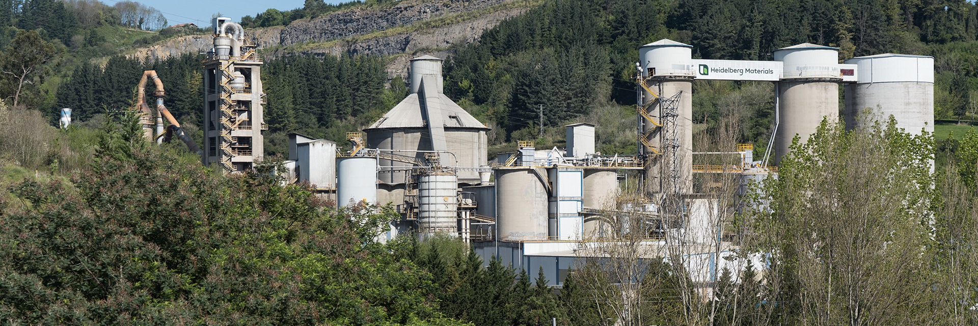 Fábrica de cemento de Heidelberg Materials en Arrigorriaga