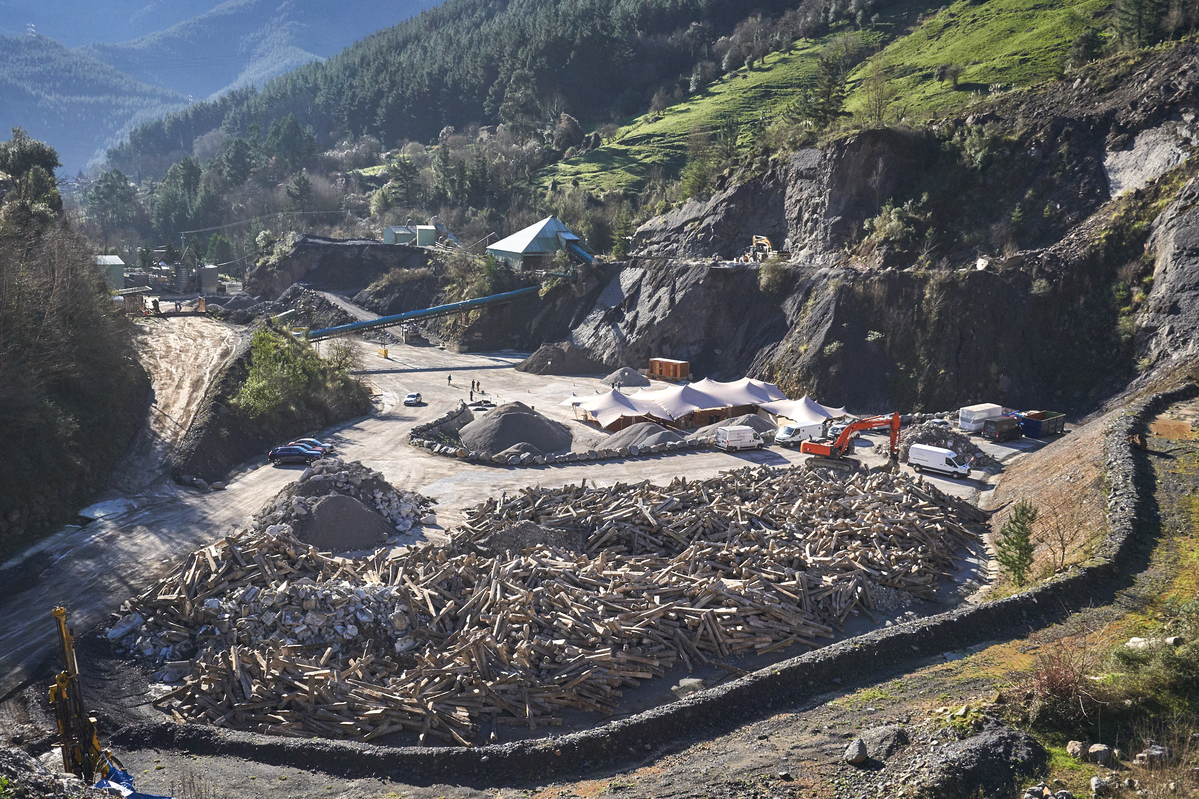 Viuda de Sainz y la multinacional Heidelberg Materials inauguran en Güeñes una planta de valorización de residuos de construcción y demolición y escorias de acería