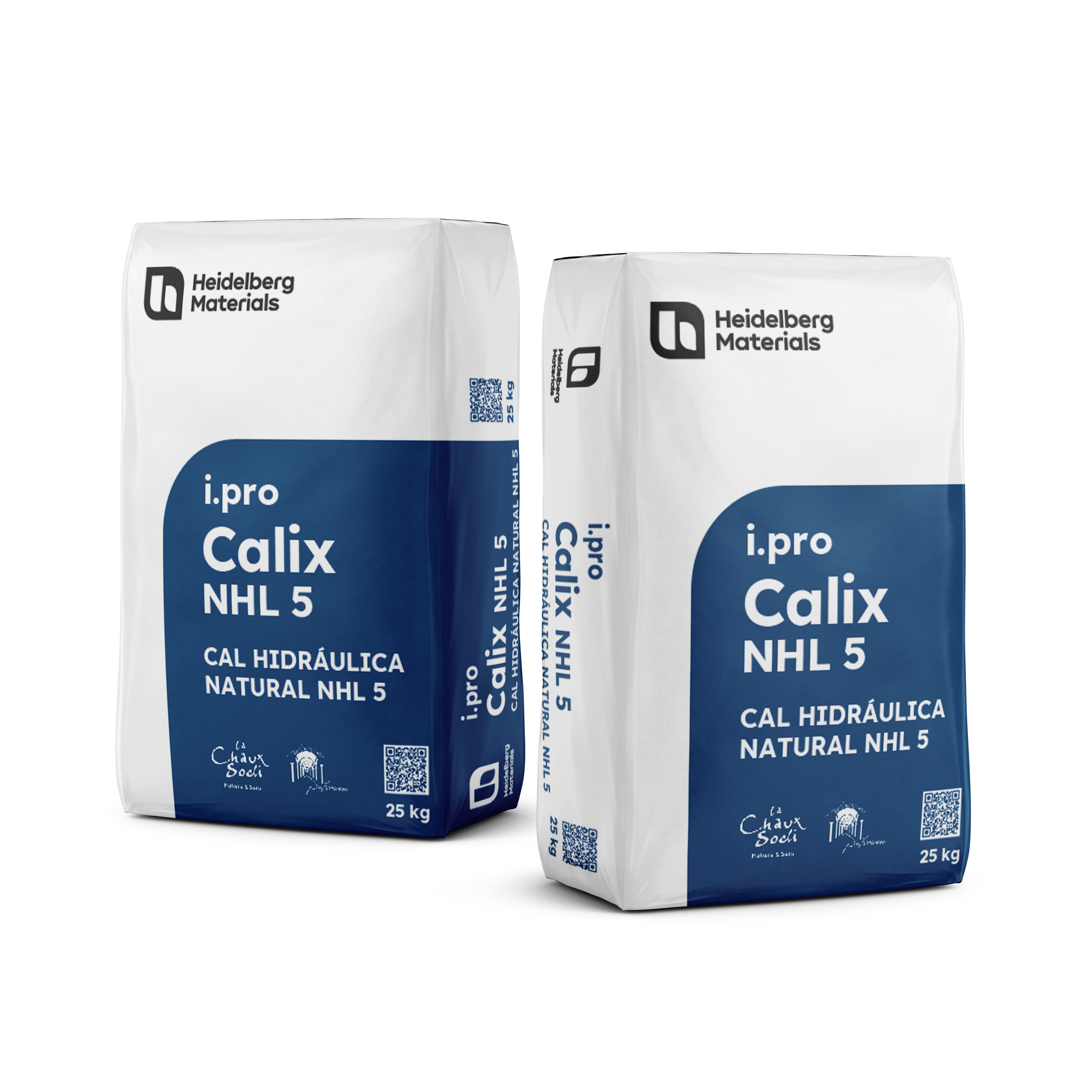 Dos sacos de cal hidráulica natural Heidelberg Materials, marca "i.pro Calix NHL 5", con diseño blanco y azul. El saco de la izquierda se muestra de frente, mientras que el de la derecha está ligeramente girado, exponiendo información lateral del producto.
