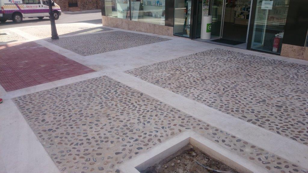 Obras de adecuación de Plaza de Don Quijote en Esquivias con i.design CALIX NHL 3,5 BLANCA