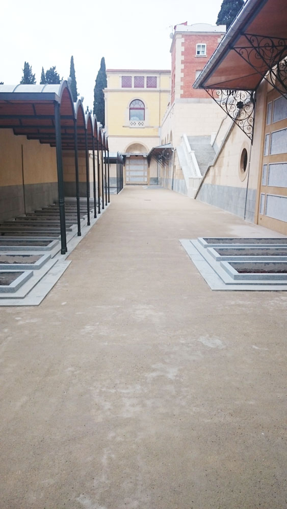 Senderos del Cementerio Sacramental de San Isidro con i.pro STABEX