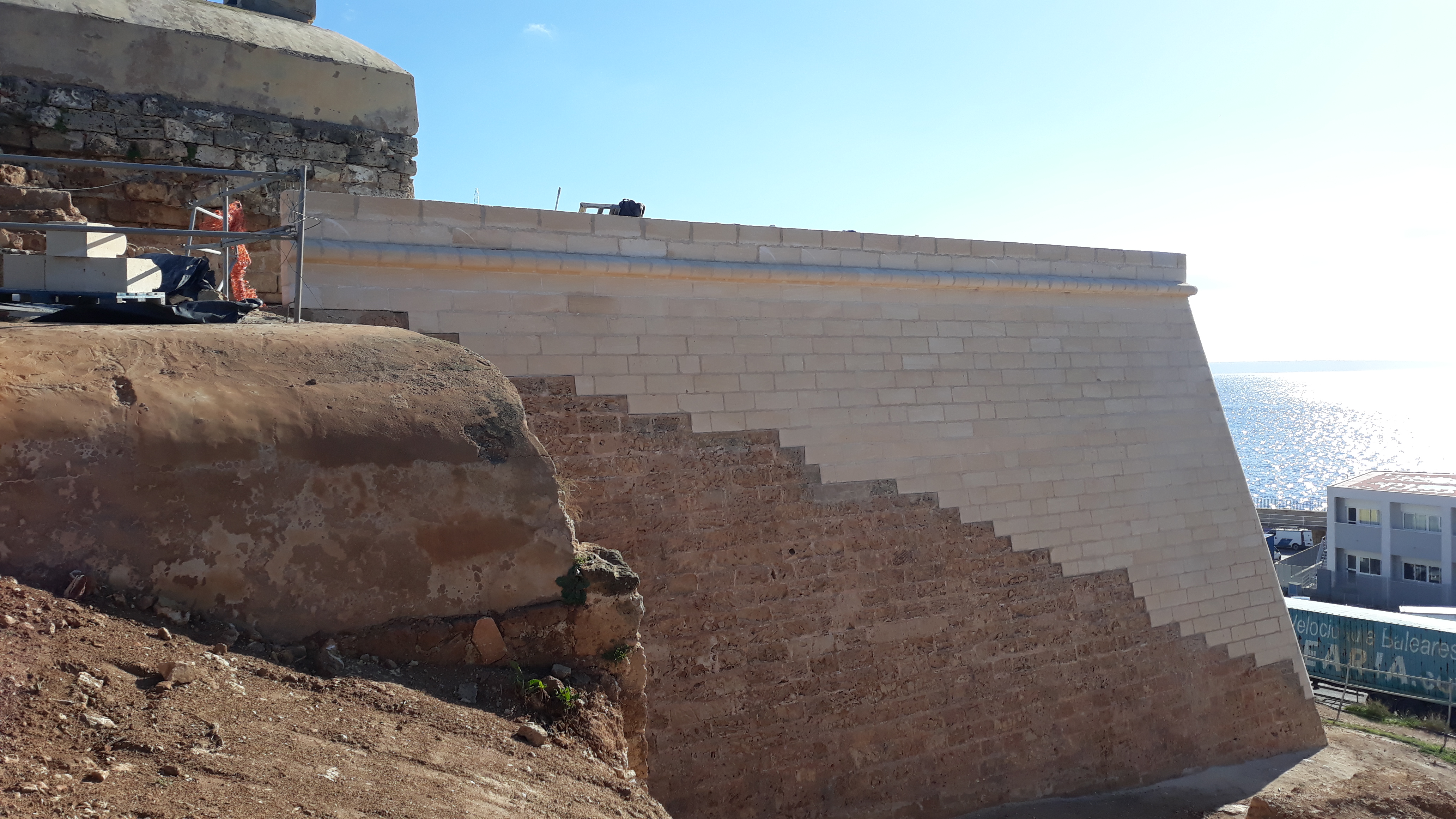 Proyecto Castillo de San Carlos (Palma de Mallorca) con i.pro CALIX NHL 5 e i.design CALIX NHL 3 02