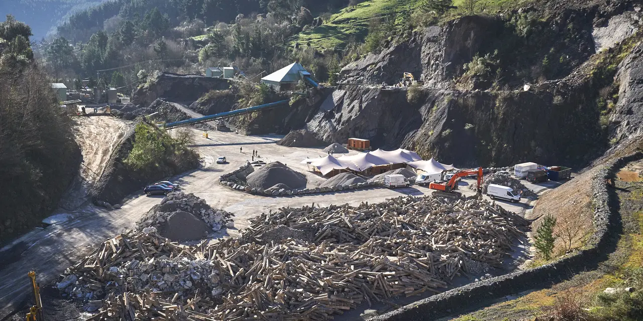 Viuda de Sainz y la multinacional Heidelberg Materials inauguran en Güeñes una planta de valorización de residuos de construcción y demolición y escorias de acería