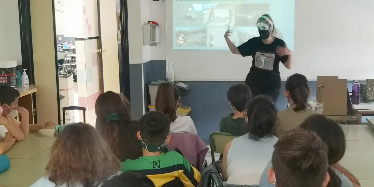 Alumnos del CEIP Platero participan en el programa Con Los Pies en la T(t)ierra, iniciativa de la fábrica de cemento de Málaga
