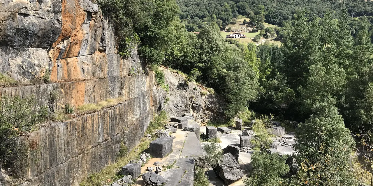 El concierto de Khantoria servirá de acto de inauguración del espacio artístico creado por el escultor Víctor Arrizabalaga en la antigua cantera de Angurreta en el que se llevarán a cabo diferentes actividades culturales.