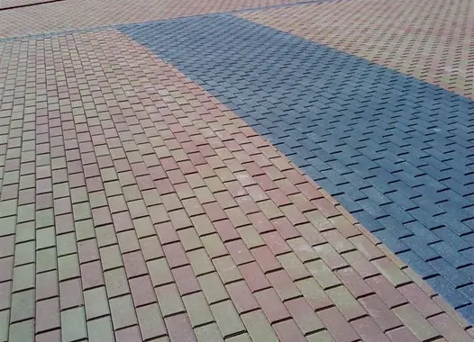 Pavimento en Plaza Conresa de Mislata (Valencia) con i.active ULTRA BLANCO 52,5 N 01