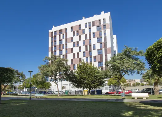 Edificio Urban, diseñado por HCP Arquitectos, con i.active TECNO BLANCO 42,5 R