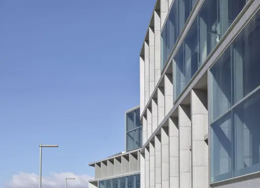Detalle de la fachada exterior del Palacio de Congresos de Palma de Mallorca