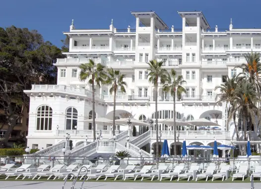 Proyecto de restauración del Hotel Miramar en Málaga con i.pro CALIX NHL 3,5